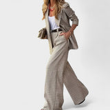 Carlota - Eleganten Outfit