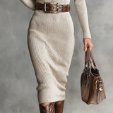 V-izrezana Midi Pletena Obleka v Slim Fit Slogu